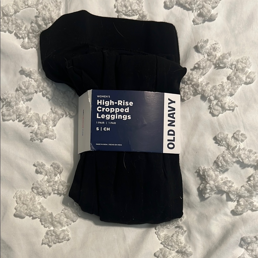 Old Navy Black High-Rise Cropped Leggings